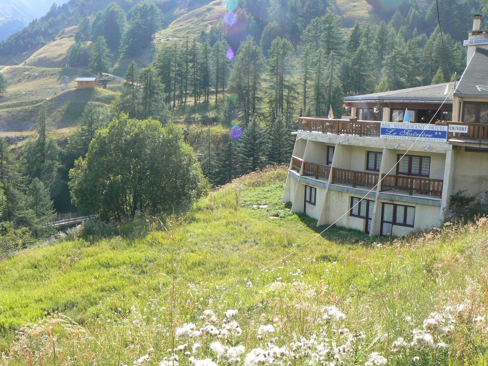 Отель Le Sestriere Ла-Фу Экстерьер фото